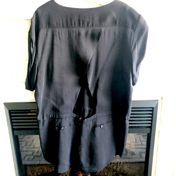 Backless mini dress with drawstring and pockets. - Picture 2 of 5